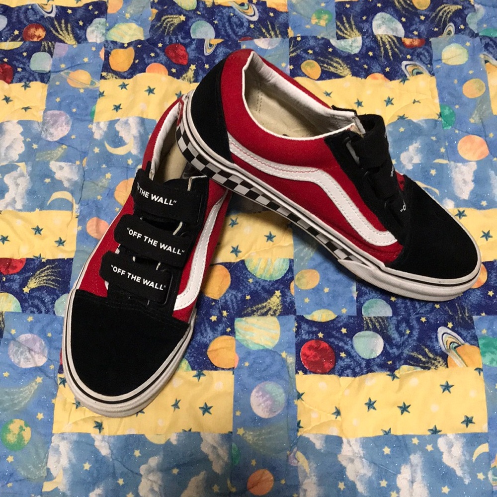 Vans “OFF THE WALL” velcro, Red and Black